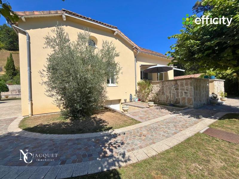 Maison - 275 m² - 7 pièces