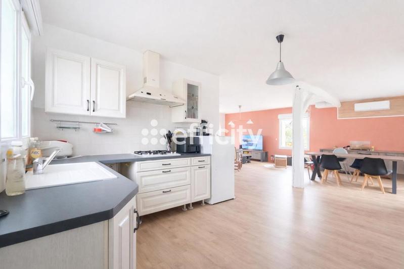 Maison - 103 m² - 5 pièces