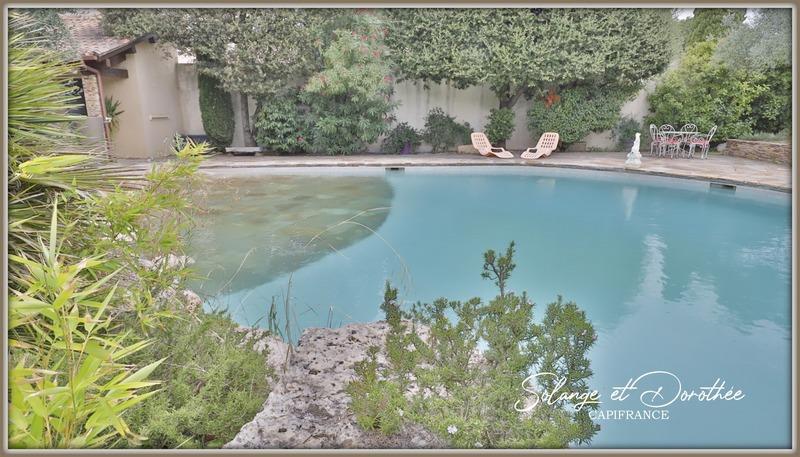 Maison - 325 m² - 8 pièces