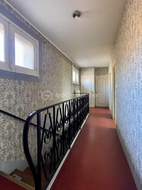 Maison - 180 m² - 7 pièces