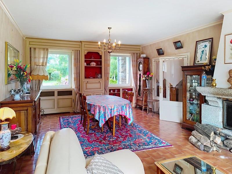 Maison - 196 m² - 7 pièces