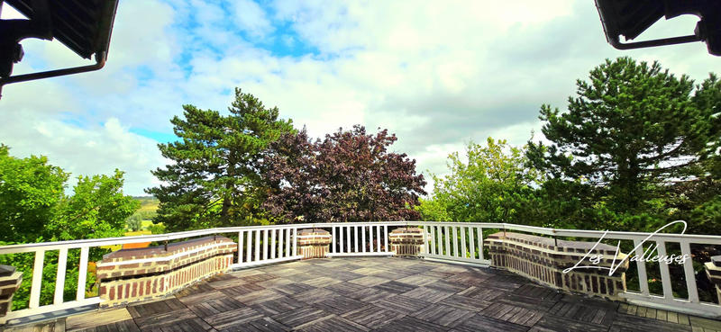 Maison - 308 m² - 8 pièces