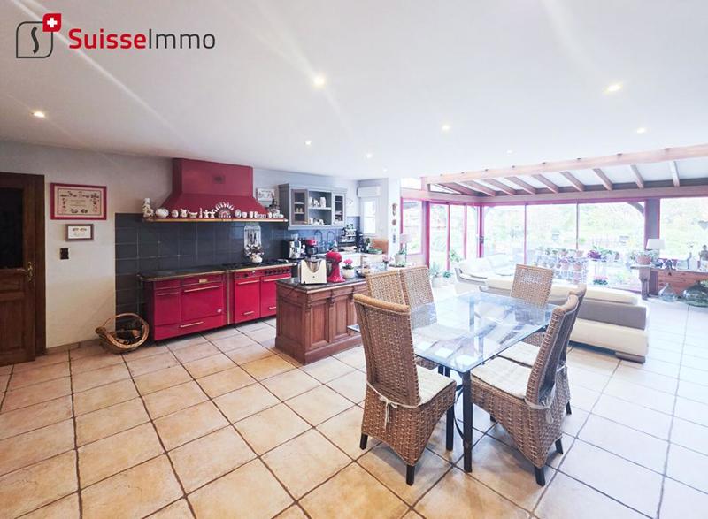 Propriété - 330 m² - 10 pièces