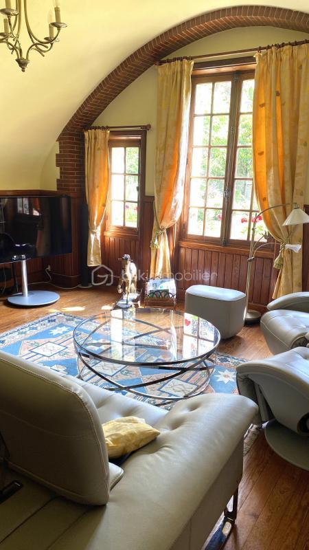 Demeure - 235 m² - 8 pièces