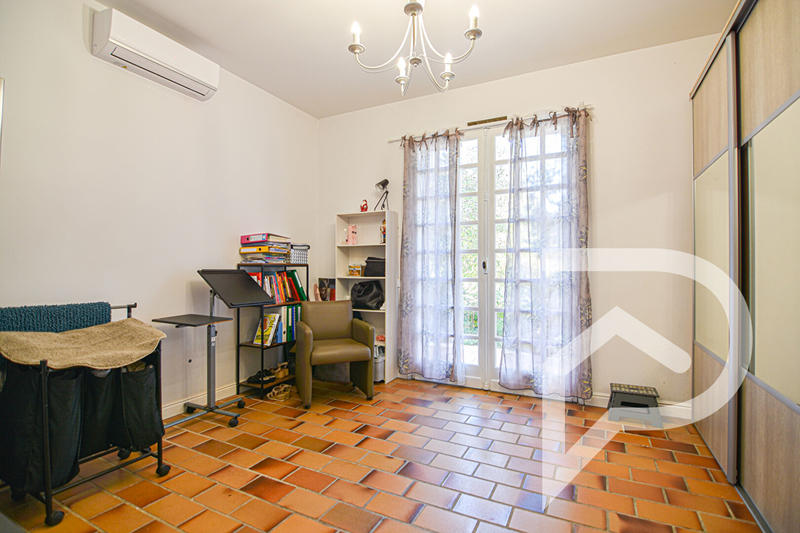 Maison - 185 m² - 6 pièces