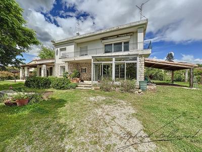 Maison - 190 m² - 10 pièces