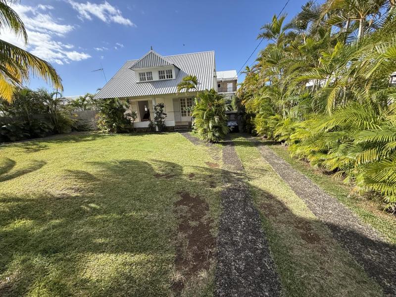 Maison - 202 m² - 7 pièces