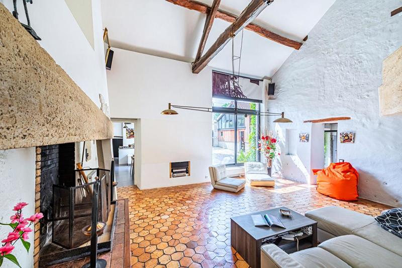 Demeure - 212 m² - 10 pièces