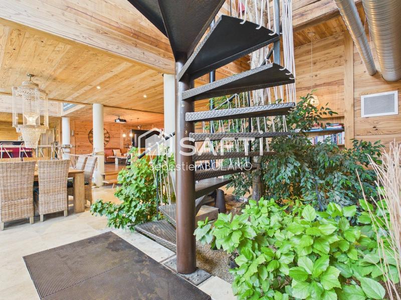 Maison - 231 m² - 5 pièces