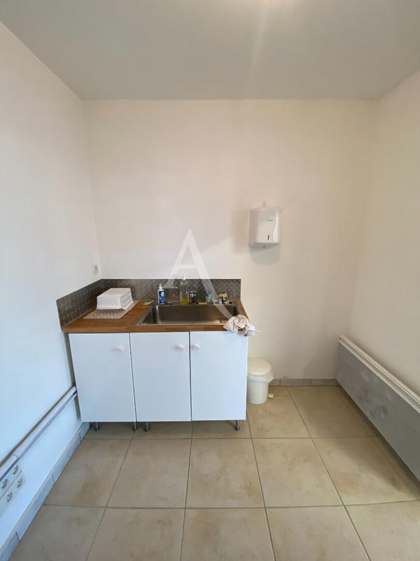 Local commercial - 186 m² - 3 pièces