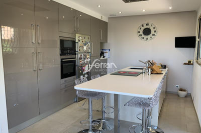 Appartement - 150 m² - 6 pièces