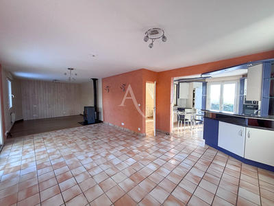 Maison - 159 m² - 8 pièces