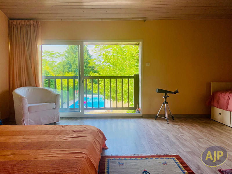 Maison - 315 m² - 10 pièces