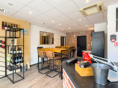 Fonds de commerce - Magasins - 65 m²