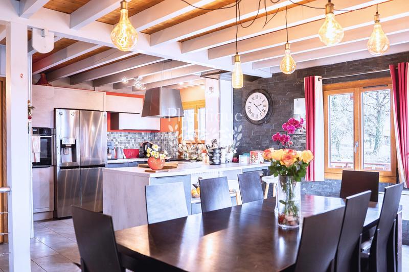 Maison - 167 m² - 6 pièces