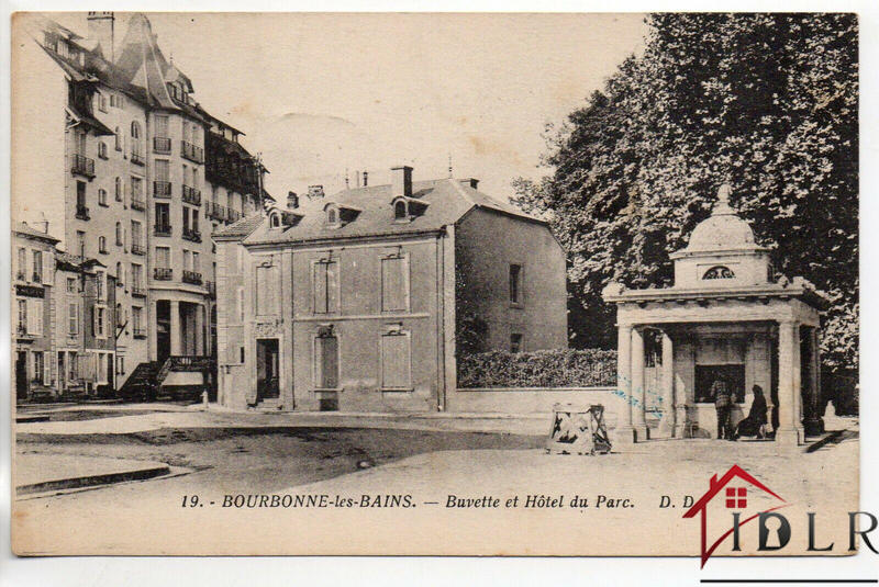 Maison - 338 m² - 8 pièces