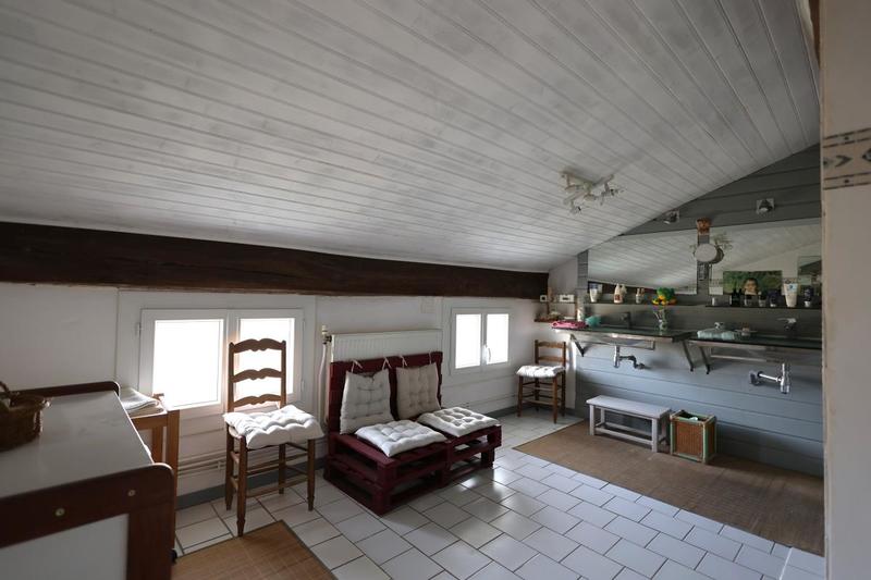 Maison - 260 m² - 8 pièces