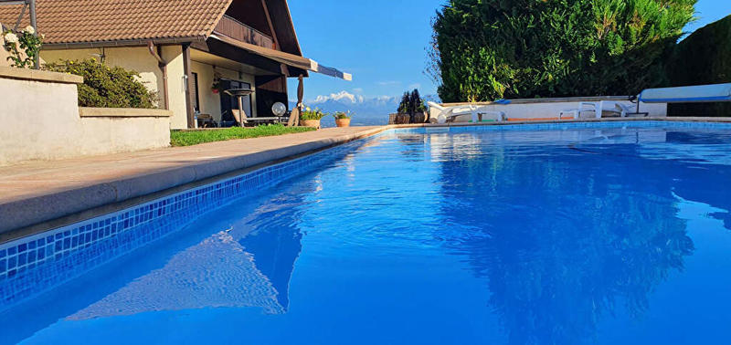 Maison - 245 m² - 9 pièces