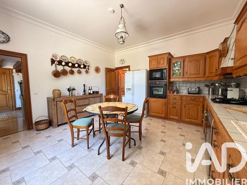 Maison - 440 m² - 14 pièces