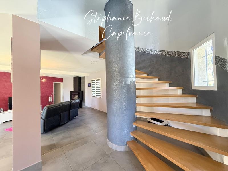 Villa - 205 m² - 6 pièces