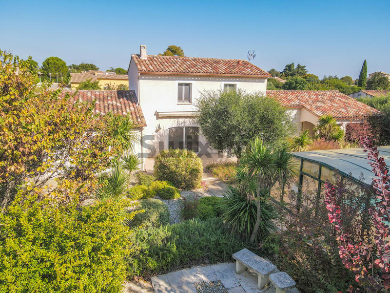 Villa - 177 m² - 6 pièces