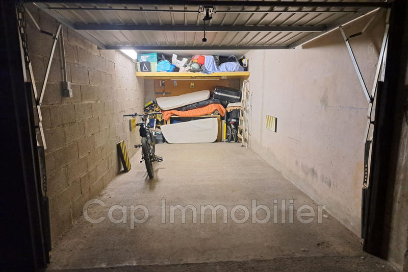 Parking / Garage - 14 m²