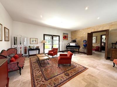 Maison - 306 m² - 9 pièces