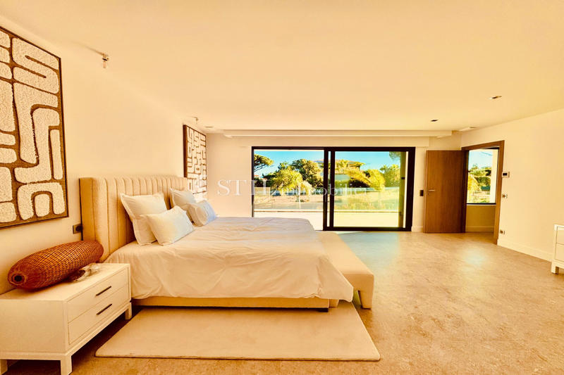 Villa - 266 m² - 5 pièces