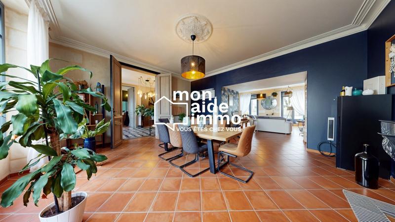 Maison ancienne - 586 m² - 8 pièces