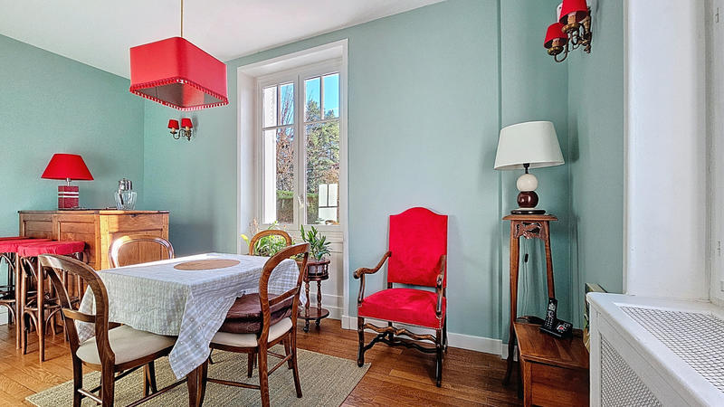 Maison - 196 m² - 8 pièces