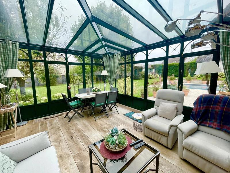 Maison - 213 m² - 7 pièces