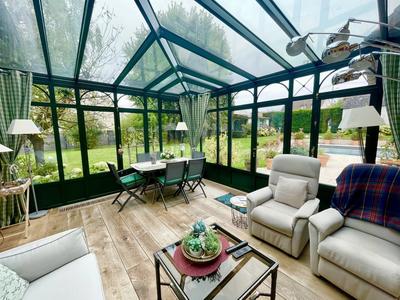 Maison - 213 m² - 7 pièces