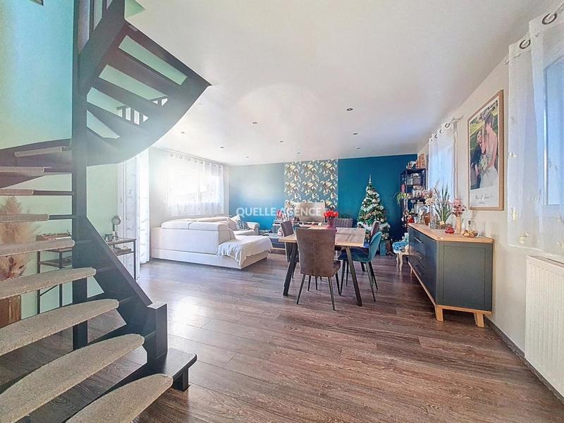 Maison - 90 m² - 5 pièces