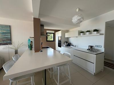 Appartement - 98 m² - 4 pièces