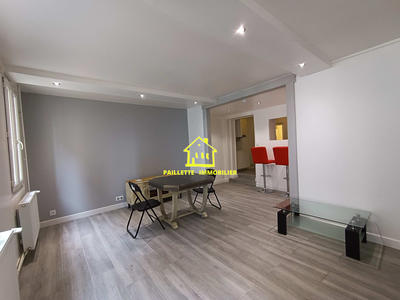 Maison traditionnelle - 81 m² - 4 pièces