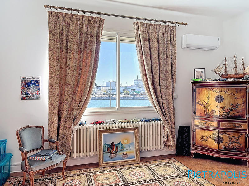 Maison - 285 m² - 7 pièces