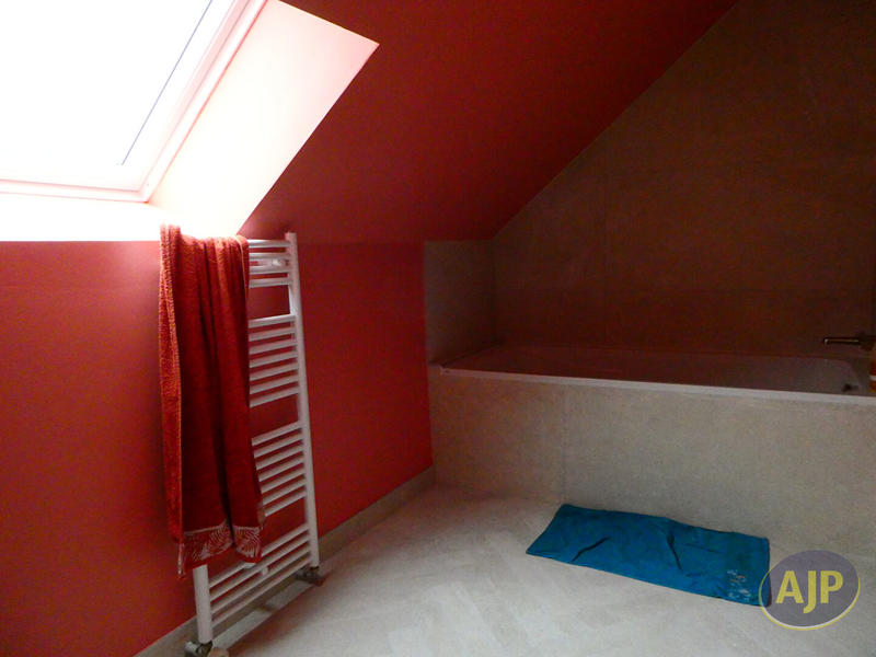 Maison - 107 m² - 6 pièces