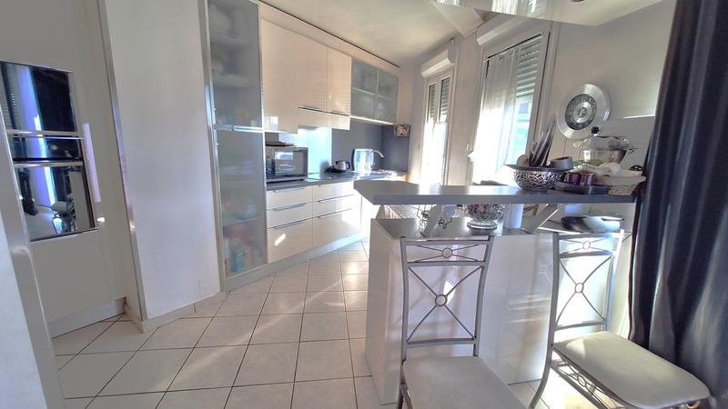 Appartement - 112 m² - 4 pièces