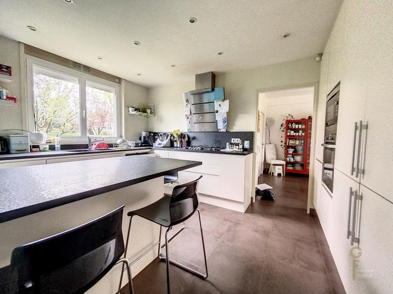 Maison - 195 m² - 7 pièces