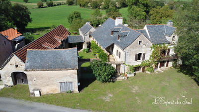 Mas - 418 m² - 19 pièces