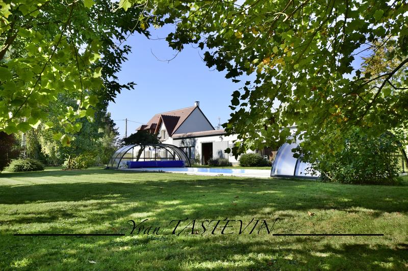 Propriété - 144 m² - 7 pièces