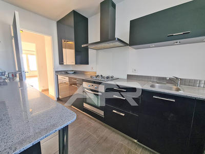 Appartement - 93 m² - 4 pièces