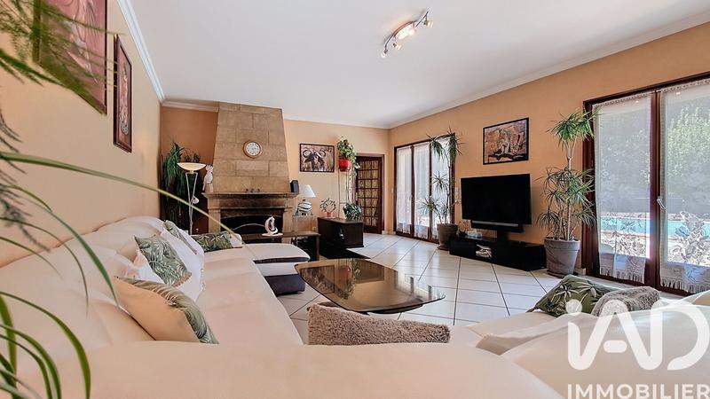 Maison - 313 m² - 9 pièces