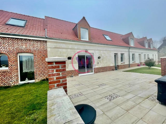 Maison - 227 m² - 10 pièces