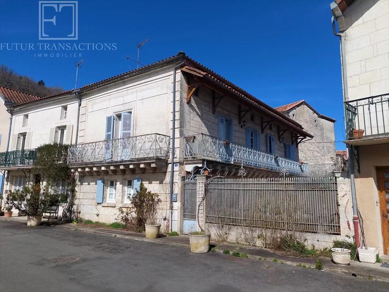 Maison - 215 m² - 5 pièces