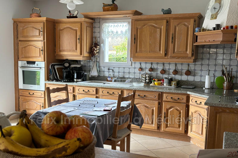 Maison - 201 m² - 5 pièces