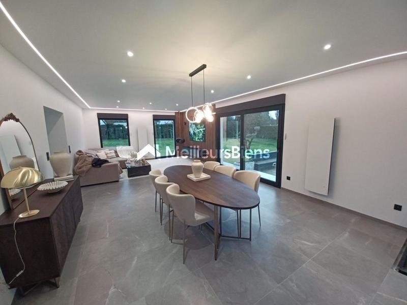 Villa - 170 m² - 6 pièces