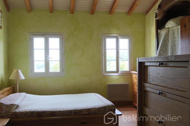 Maison - 335 m² - 11 pièces