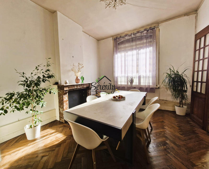 Maison - 223 m² - 10 pièces