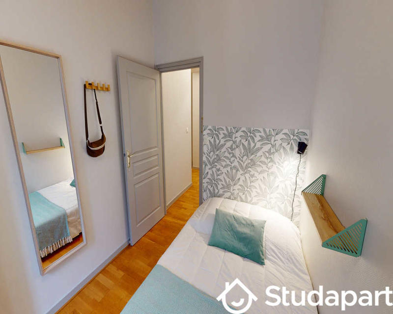 Chambre - 75 m² - 1 pièce